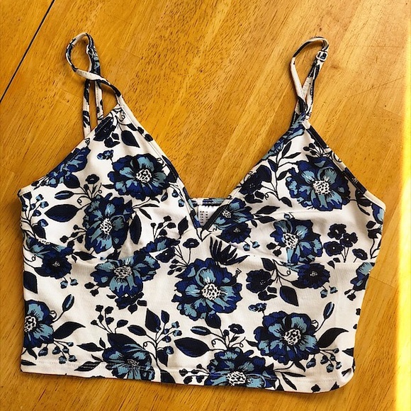 H&M Tops - H&M Crop Top